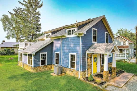 Steps from Lake Erie & Close to Cedar Point - Image 1