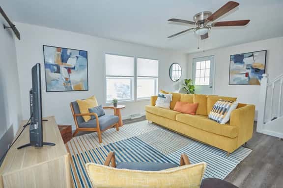 Sand and Surf Cottage - 60 yards to Lake Erie! - Image 1